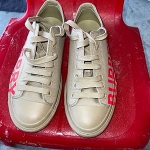 Burberry shoes size:36 for women | size:6 | good condition | used